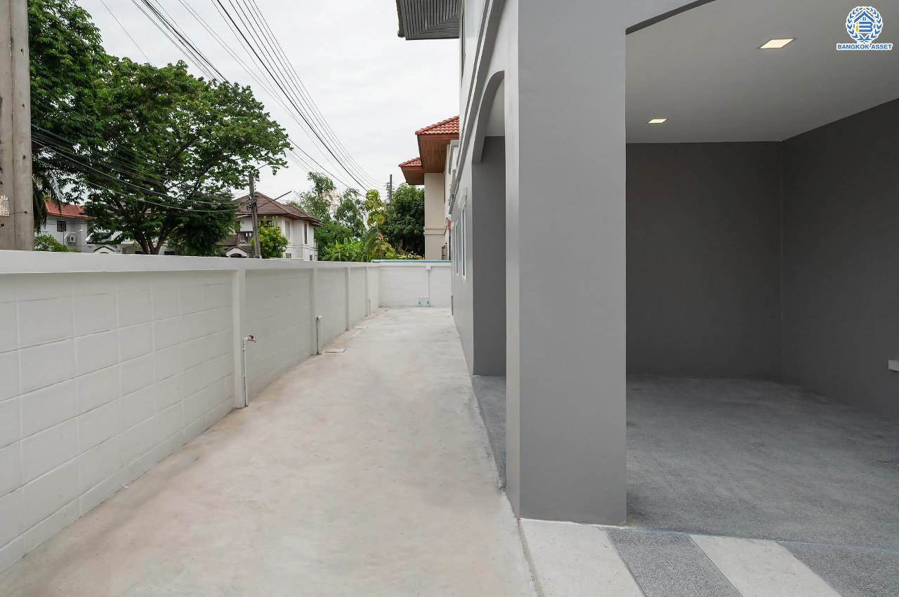 บ้านมือสองตกแต่งใหม่ โครงการ บ้านณัฐนันท์2 ดอนเมือง บ้านเดี่ยว หลังมุม  เนื้อที่ 56.9 ตร.ว. ฟังก์ชัน 3 ห้องนอน 3 ห้องน้ำ จอดรถได้ 1 คัน บนทำเลดีที่สุด ใกล้สนามบินดอนเมือง ทางด่วน "ศรีสมาน" และรถไฟฟ้าสายสีแดง "สถานีดอนเมือง"